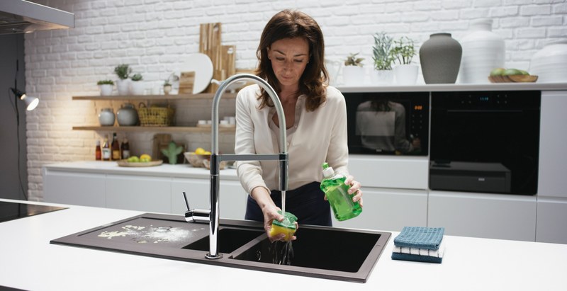 Správny postup čistenia granitového drezu Fragranit+ od Franke