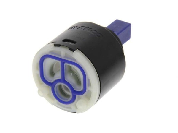 Detail keramickej kartuše kuchynskej batérie