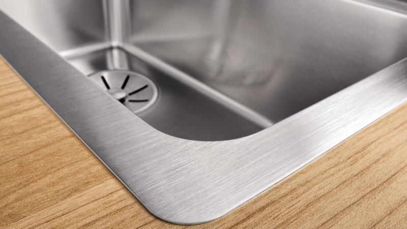 Montáž drezu s plochým okrajom na pracovnú dosku — IF montáž