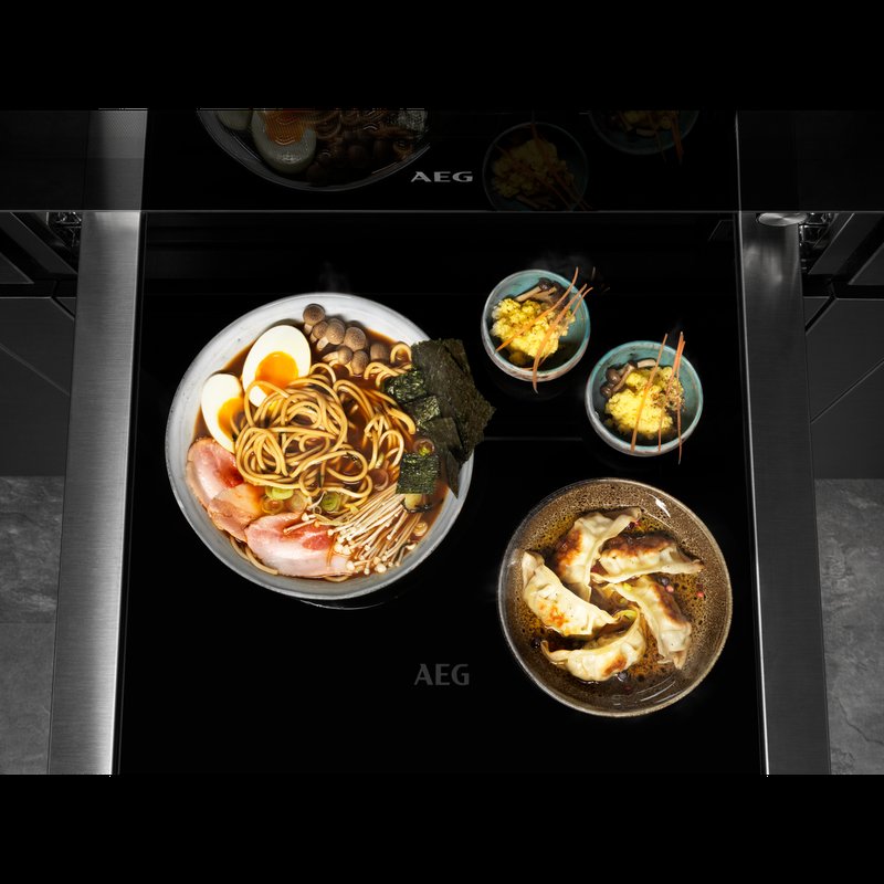 AEG KDK911424M2 Vynikajúca cirkulácia tepla vo vnútri zásuvky