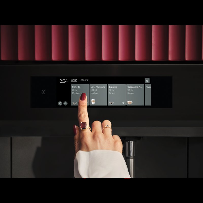 AEG NKC9N8B Priestranný čierny lesklý displej Touch+ pre plynulú navigáciu.