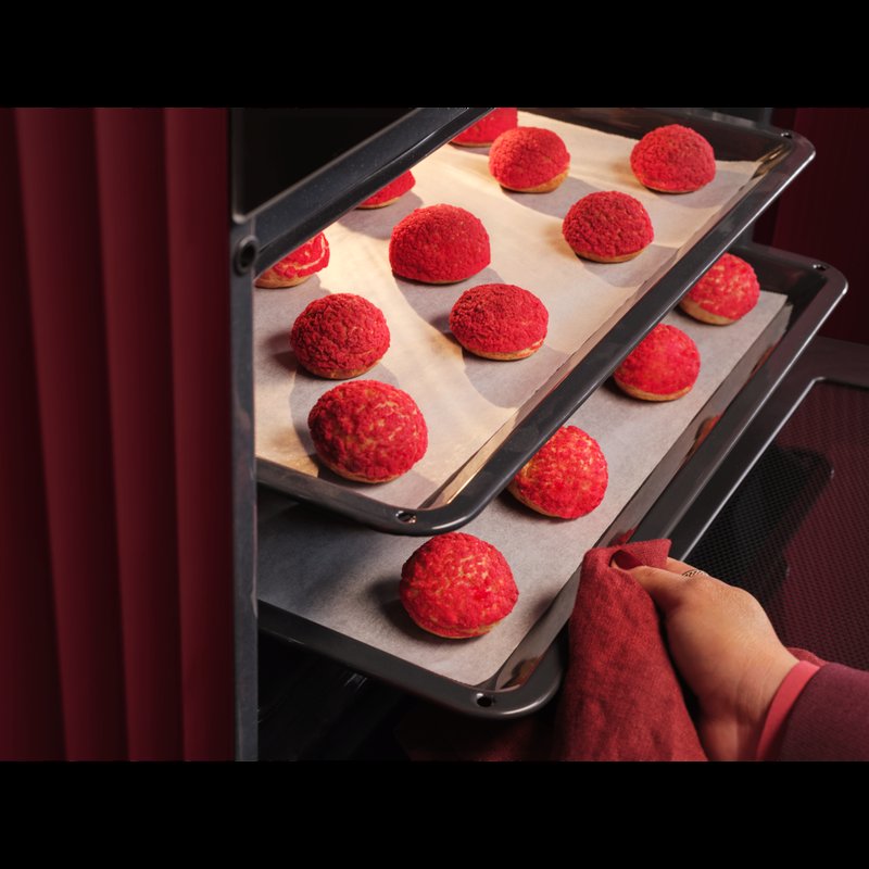 AEG NKM7N721B Mikrovlnná rúra s horúcim vzduchom. Pre lepšie a rýchlejšie ohrievanie.