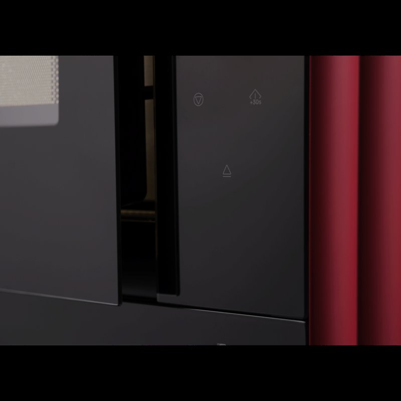 AEG OS5MG20EB Intuitívne dotykové ovládanie s elegantným a ľahko čistiteľným ovládacím panelom