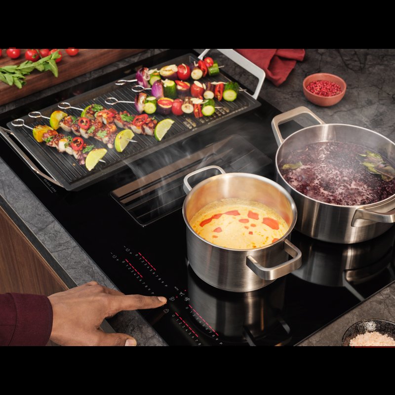 AEG TH84CB03CB Flexibilné varenie vďaka funkcii Bridge