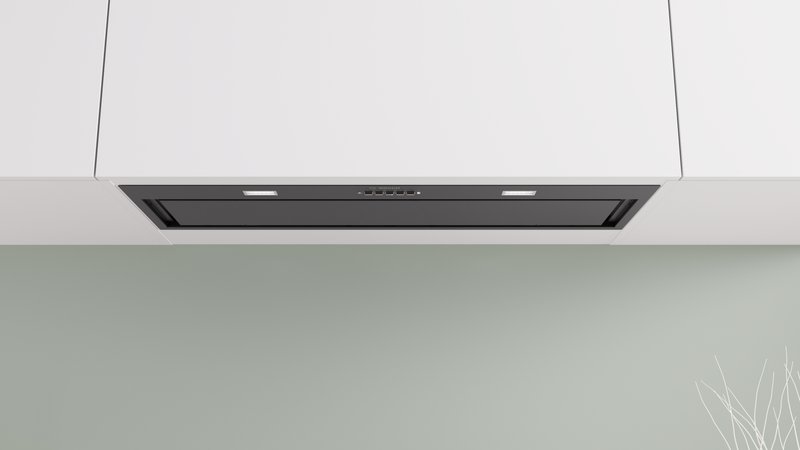 Bosch DLN56AC60 — Čisté spojenie: vďaka zapustenej inštalácii je odsávač v hornej skrinke skoro neviditeľný.