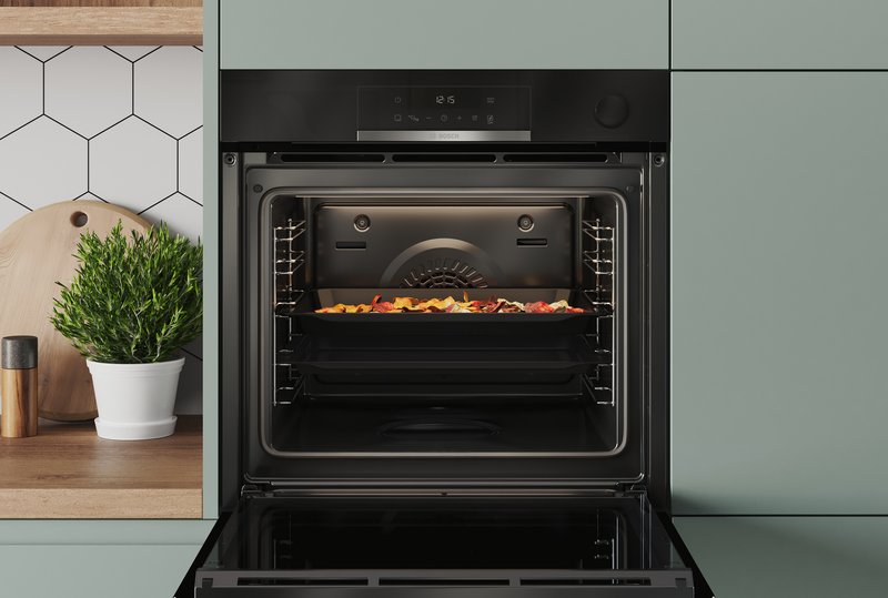 Bosch HBA372EB4 — Funkce Air Fry s pečicím plechem: dokonale chrumkavé maškrty.