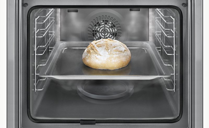 Bosch HQA574BB3 — Hotair Steam: jedlo je zvonka chrumkavé a vnútri šťavnaté.