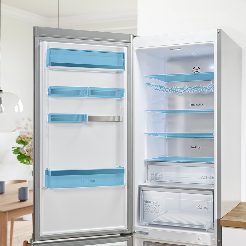 Bosch KGN39AIAU — Flex Interior: prispôsobte si vnútorný priestor chladničky podľa potreby vďaka priehradkám Flex Tray a poličke Flex Shelf.