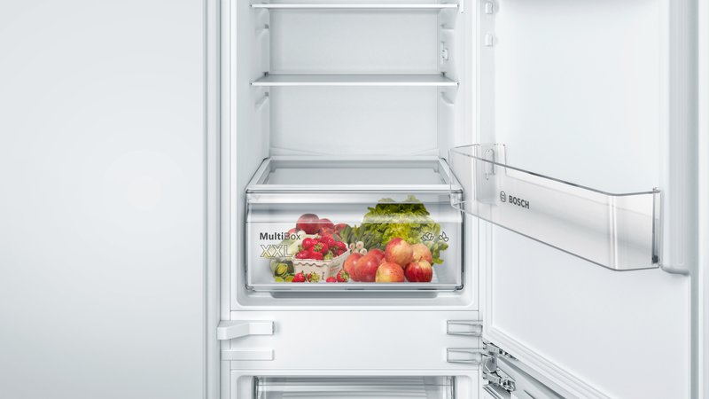 Bosch KIR81VFE0 — MultiBox XXL: mimoriadne veľká zásuvka na ovocie a zeleninu.