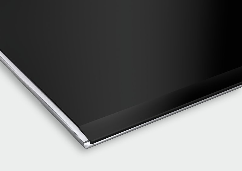 Bosch PKN675DP1D — ComfortProfil: elegantný, atraktívny dizajn s predným skosením a kovovými prúžkami po bokoch.