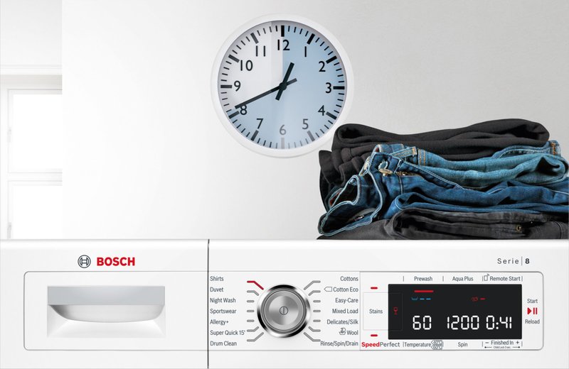 Bosch WAN2826NBY — LED displej s možnosťou odloženia konca programu až o 24 hodín.