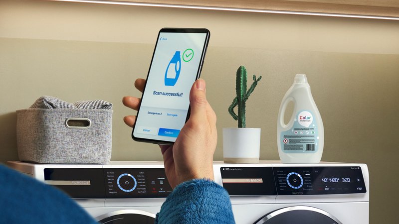 Bosch WGJ244A2BY — i-DOS s funkciou Detergent Scan: prestaňte dávkovať manuálne a spolu s tým jednoducho šetrite prací prostriedok.