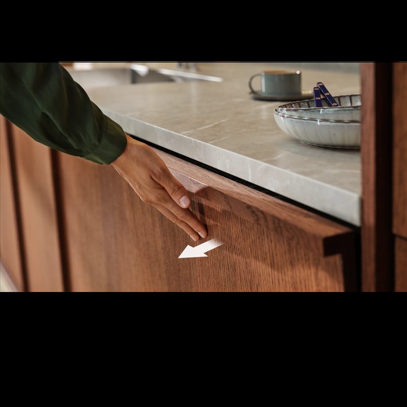 Electrolux E92LX220P Dvierka Push2Open s otváraním bez rukoväte zaistia čistý dizajn