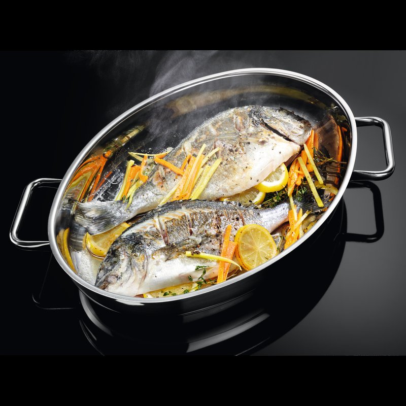 Electrolux EHF6346XOK Ideálne miesto na oválnu panvicu na ryby