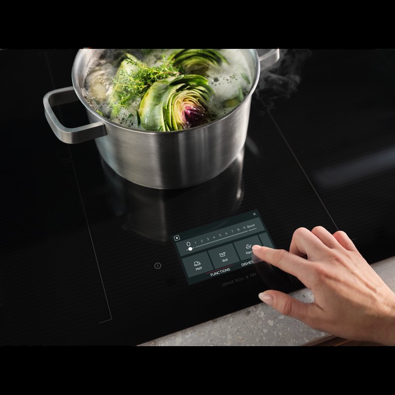 Electrolux EIS87583 Dotykový displej CookSmart. Automaticky špičkové výsledky