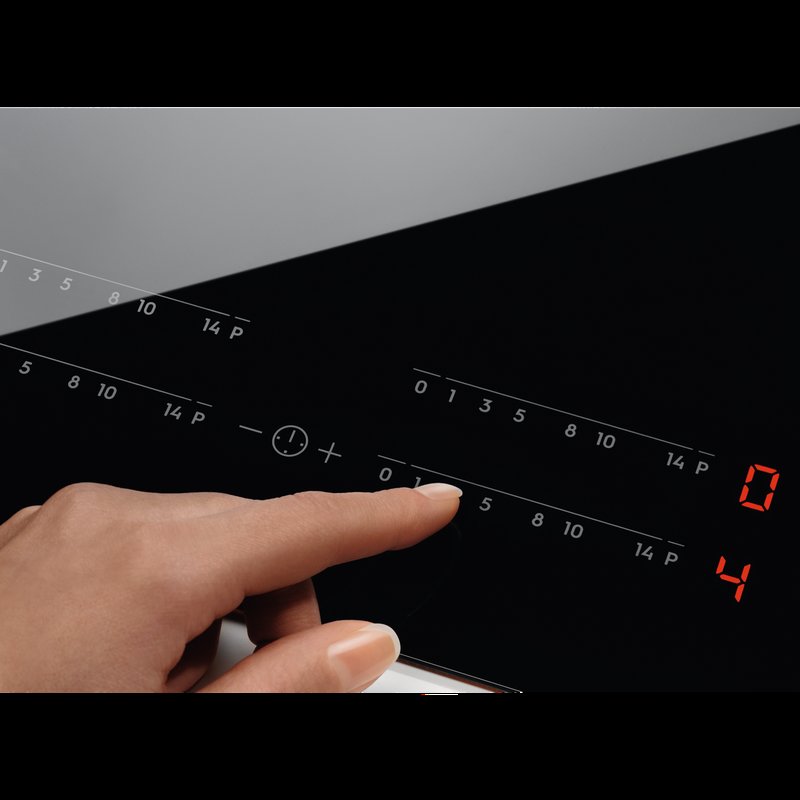 Electrolux EIV63440BS2 Priame ovládanie každej zóny dotykom