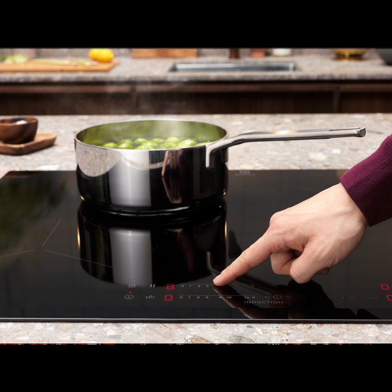 Electrolux EIV9467 Ovládače varnej dosky s priamym prístupom Direct Access