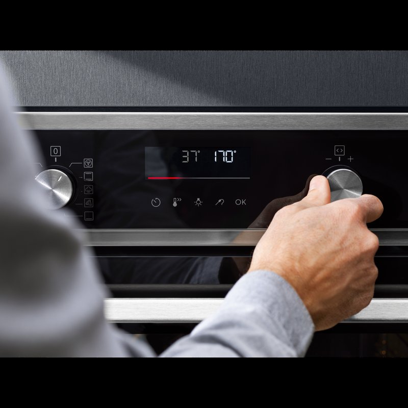 Electrolux EOC6P77H Vyskúšajte displej EXPlore LED s citlivými dotykovými tlačidlami