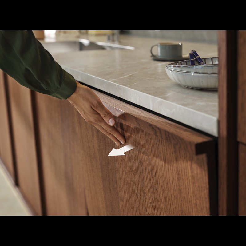 Electrolux KL82B220P Dvierka Push2Open s otváraním bez rukoväte zaistia čistý dizajn