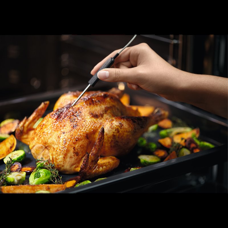 Electrolux KODEF75X2 Precízne pečenie s našou teplotnou sondou