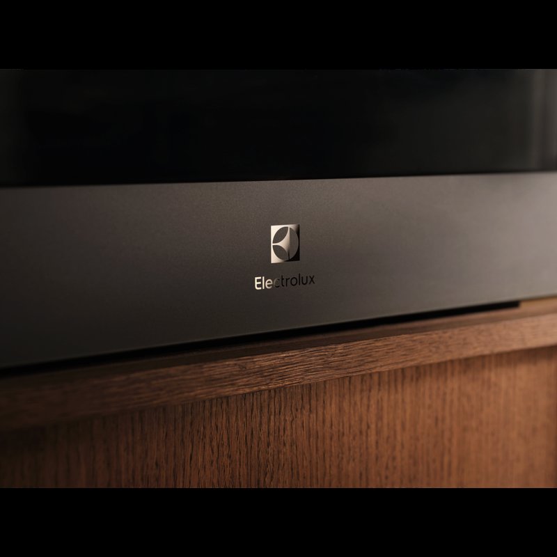 Electrolux KVLAE2ST Sofistikovaný, minimalistický čierny matný dizajn