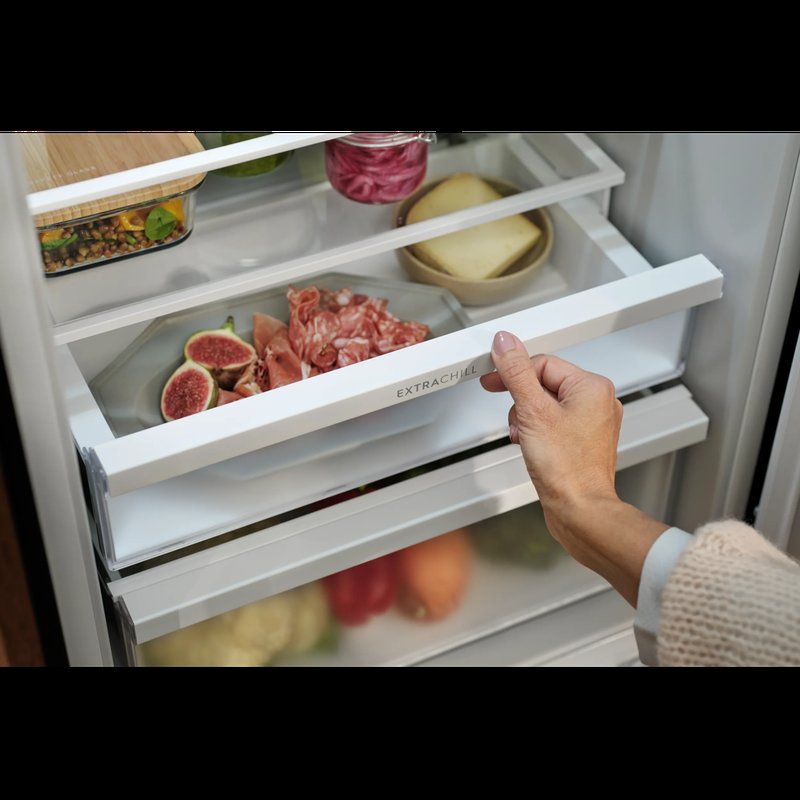 Electrolux LNT7MD58X Zásuvka ExtraChill chráni čerstvé suroviny