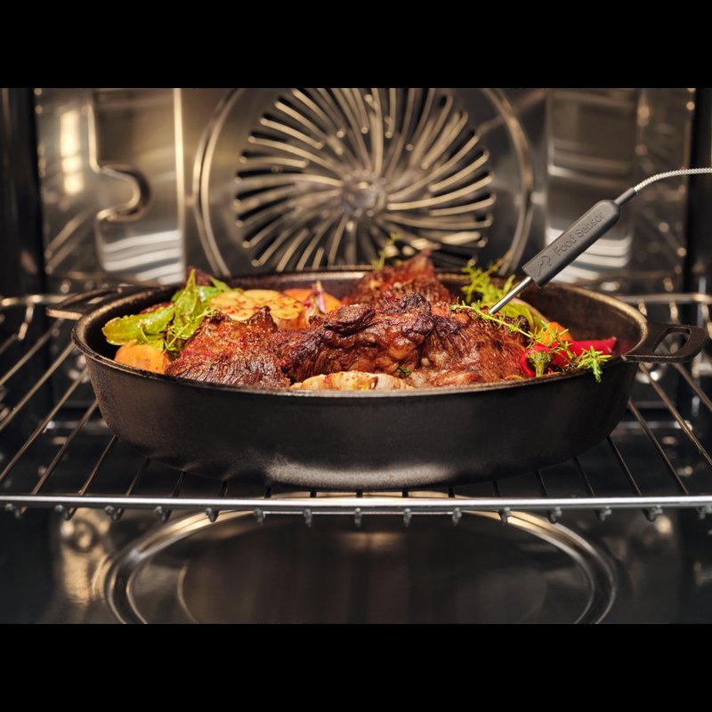 Electrolux LOC8H39X Teplotná sonda vám pomôže variť s istotou