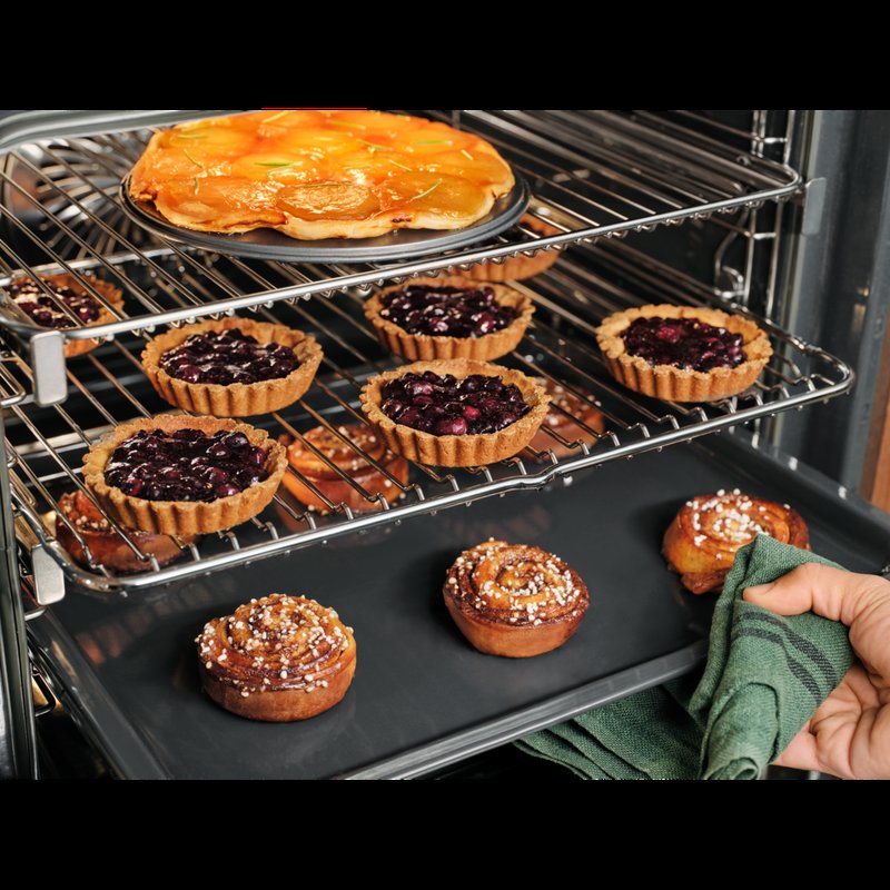 Electrolux LOE8F38V Viacúrovňové pečenie – rovnomernejšie teplo v celej rúre