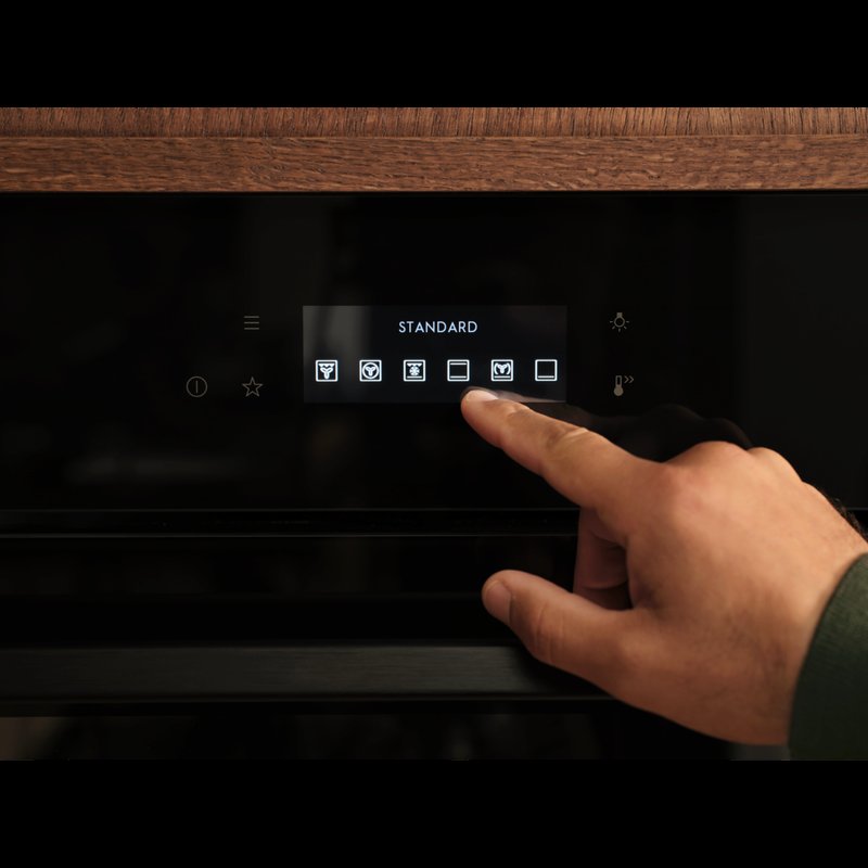 Electrolux LVL8E09Z Intuitívne pečenie v rúre. S dotykovým displejom EXCite