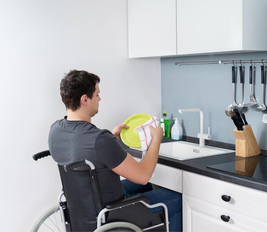 Franke MRG 610-60 CARE Matná čierna — Maris Care prelamuje bariéry v prístupnosti kuchyne vďaka svojmu inkluzívnemu designu s hĺbkou drezu len 127 mm