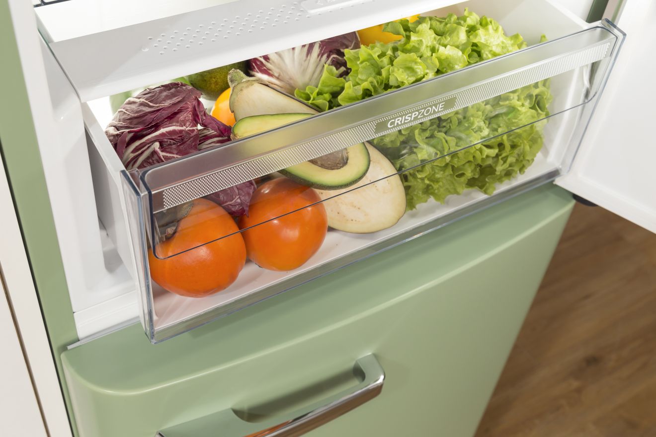 Large fruit and vegetable drawer