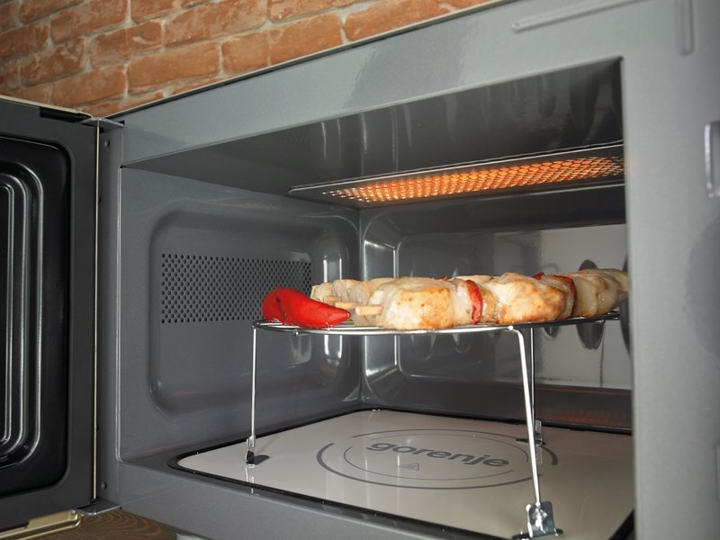 Gorenje BM235CLI — Výhody mikrovĺn a grilu