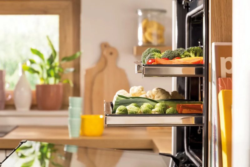 Gorenje BOS6737E09X1 — Pre ľahkú a bezpečnú manipuláciu s plechmi