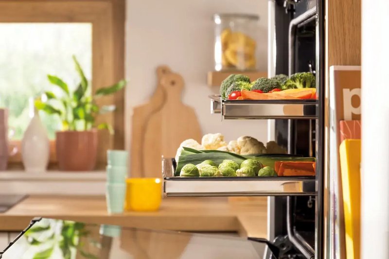 Gorenje BOSB6737E06X — Pre ľahkú a bezpečnú manipuláciu s plechmi