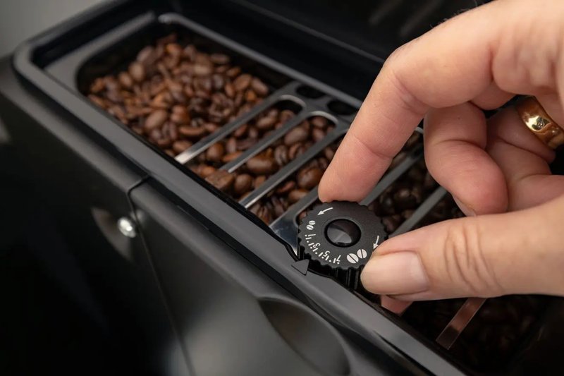 Gorenje CM4G8BG — From dark beans to aromatic coffee