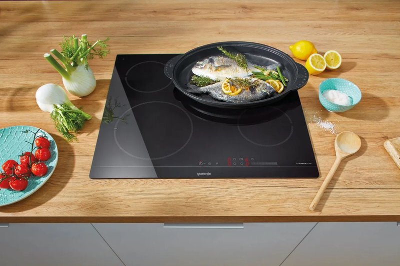 Gorenje ECS648BCSC — An oval cooking zone, perfect for wider pots