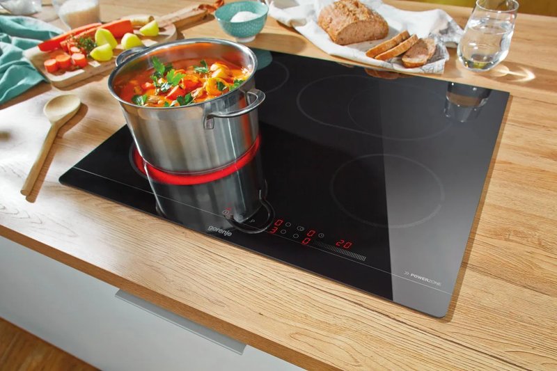 Gorenje ECS648BCSC — Niekto vždy sleduje čas