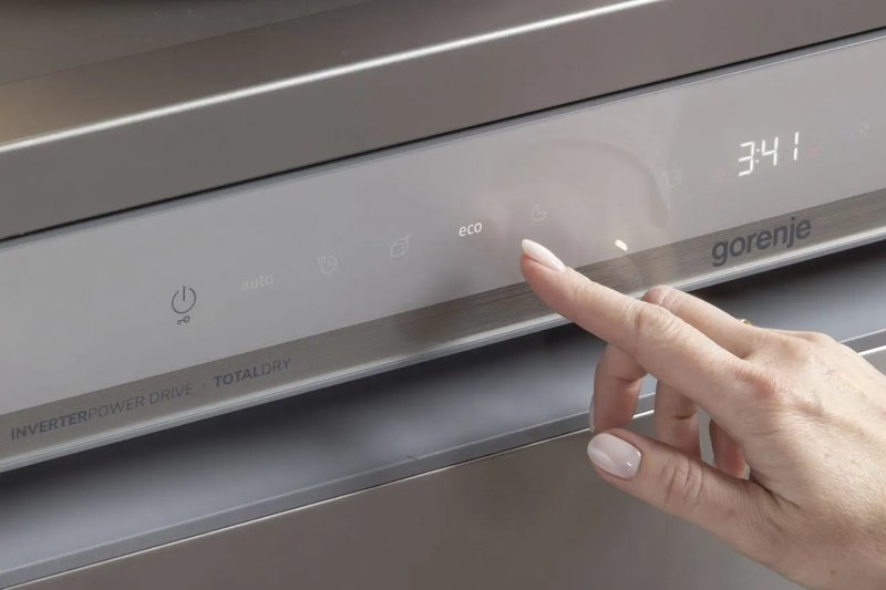 Gorenje GS673A97W — Stačí jeden dotyk