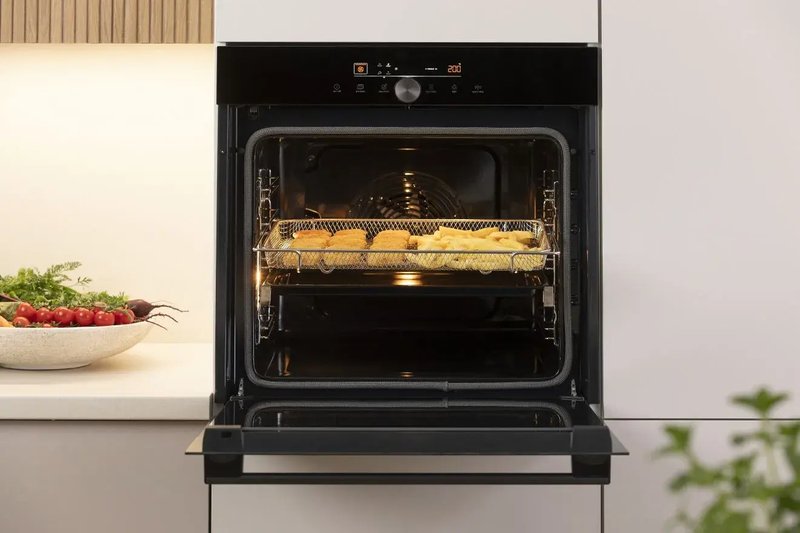 Gorenje GO66E Pizza350C — Zdravé vyprážanie s AirFry bez oleja, bez výčitiek