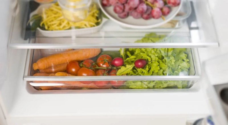 Gorenje RIU609EA1 — Veľká zásuvka na ovocie a zeleninu