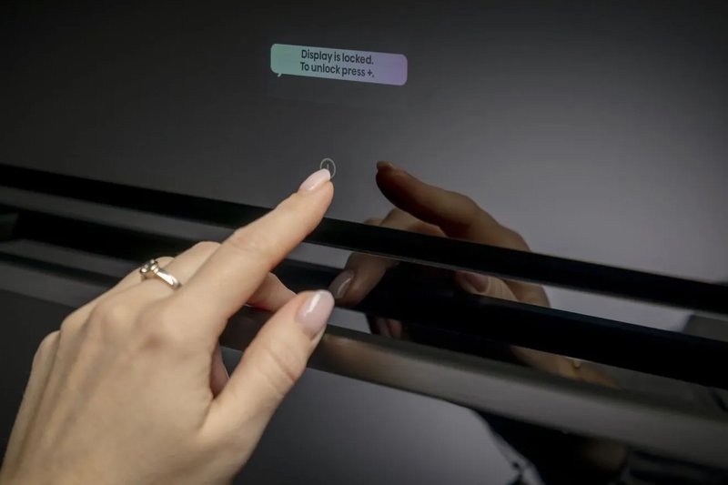 Hisense BAS614P8B — Zámok displeja