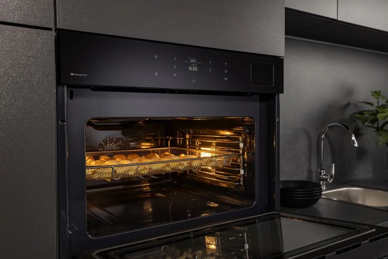 Hisense BIMAS4011S8BG — Air Fry