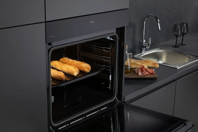 Hisense HO66MB PIZZACHEF — Technológia Even Bake