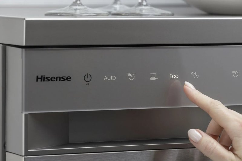 Hisense HS673A90BX — Dotykové ovládanie