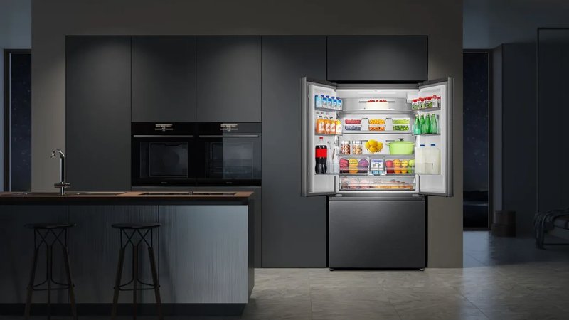 Hisense RF815N4SESE — Jemné LED osvetlenie