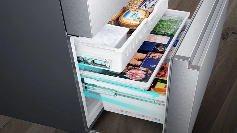 Hisense RF815N4SESE — Zásuvky s kovovými výsuvmi