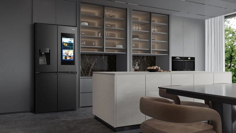 Hisense RQ760N4IFE — Prémiový plochý dizajn dverí
