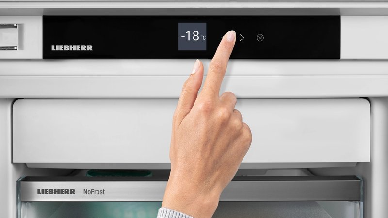 Liebherr CBNBDA 5223 — Dotykový displej