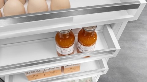 Liebherr CND 5203 126225 — Zarážka dverí