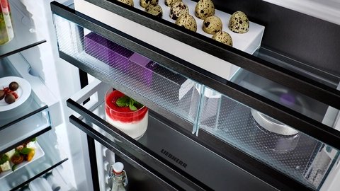 Liebherr IRBBX 4170 — Zarážka dverí